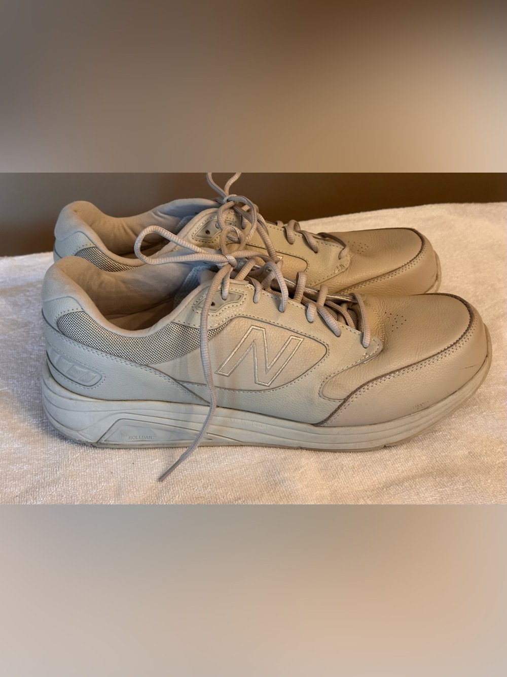 New Balance Walking Shoes Men’s Size 13 2E Wide Beige Leather Comfort Sneakers